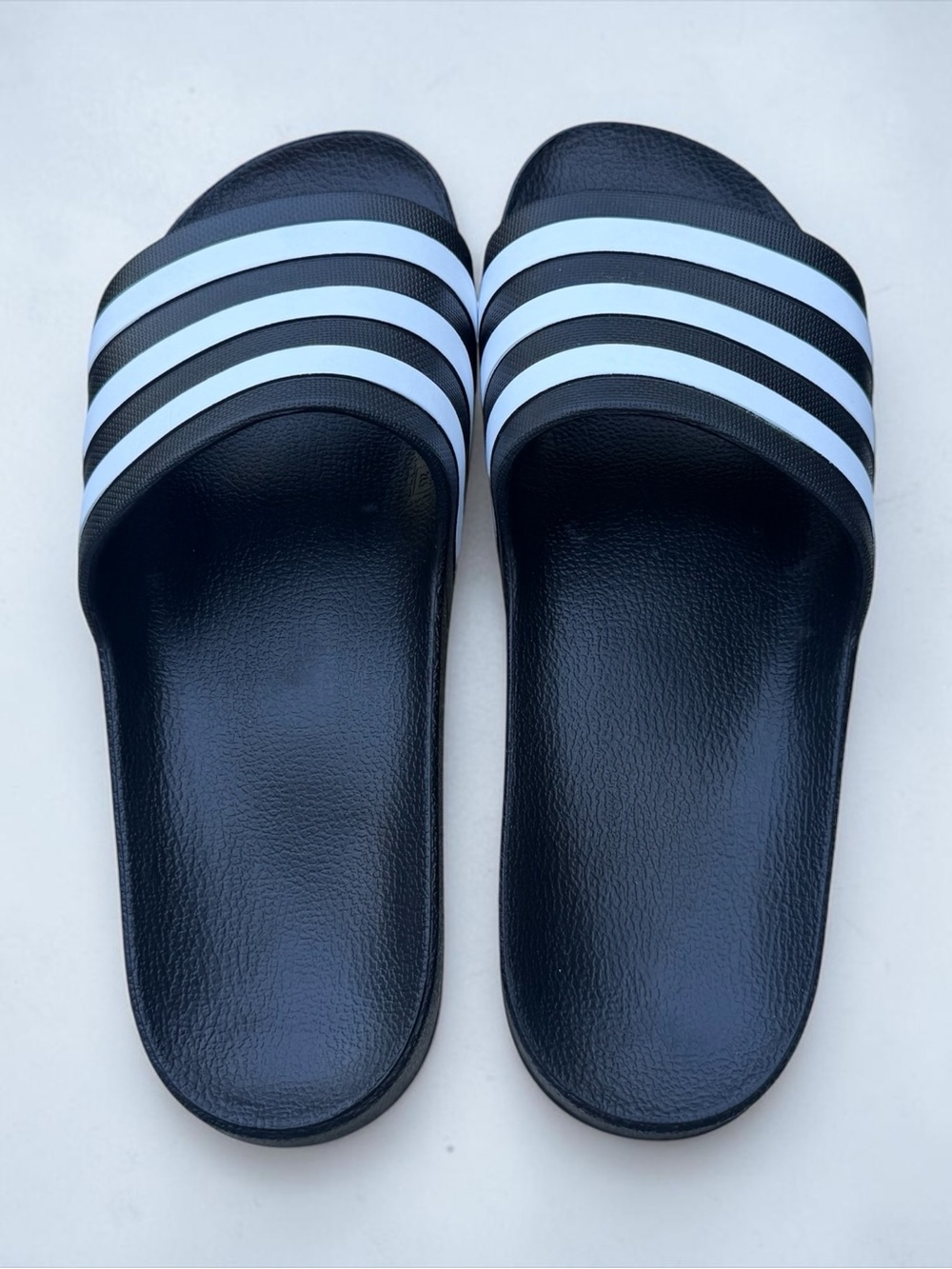 NWOT Adidas Men’s Black White Slide Sandals! Size 11! - Picture 3 of 8